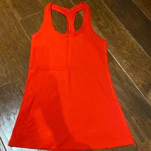 red lululemon tank